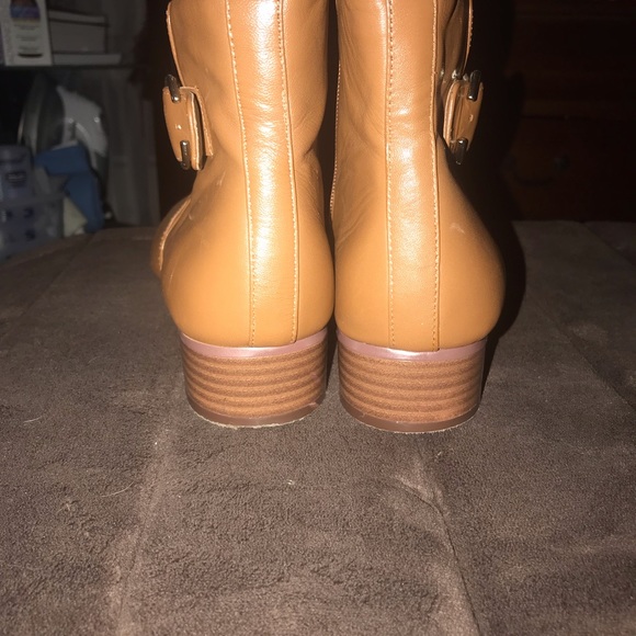 Boot - Picture 3 of 8